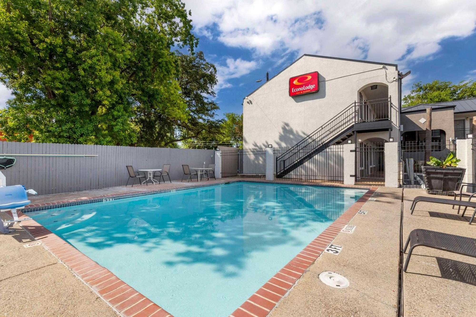 Econo Lodge Inn & Suites Near Lackland Afb San Antonio Exterior photo
