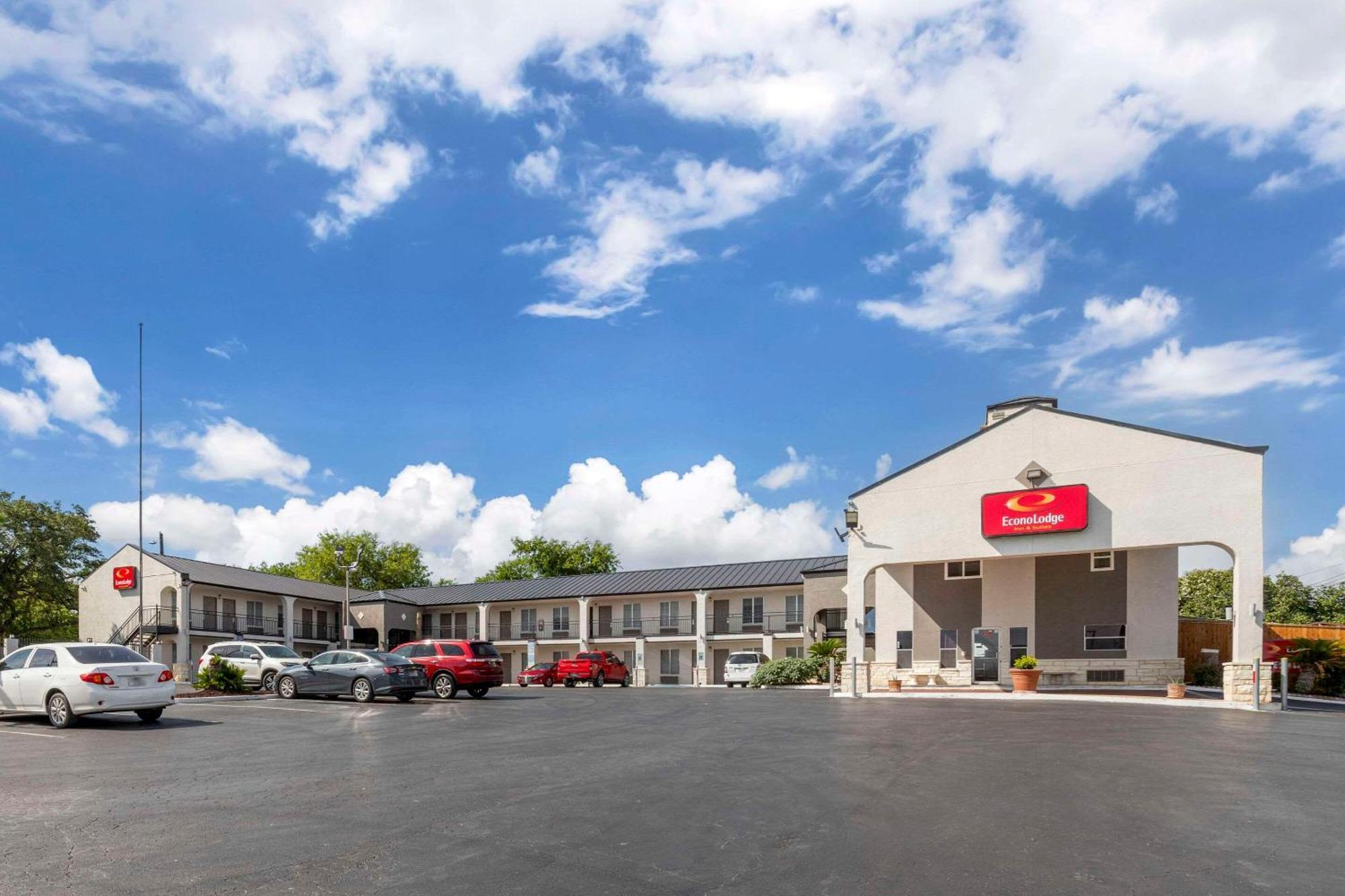 Econo Lodge Inn & Suites Near Lackland Afb San Antonio Exterior photo