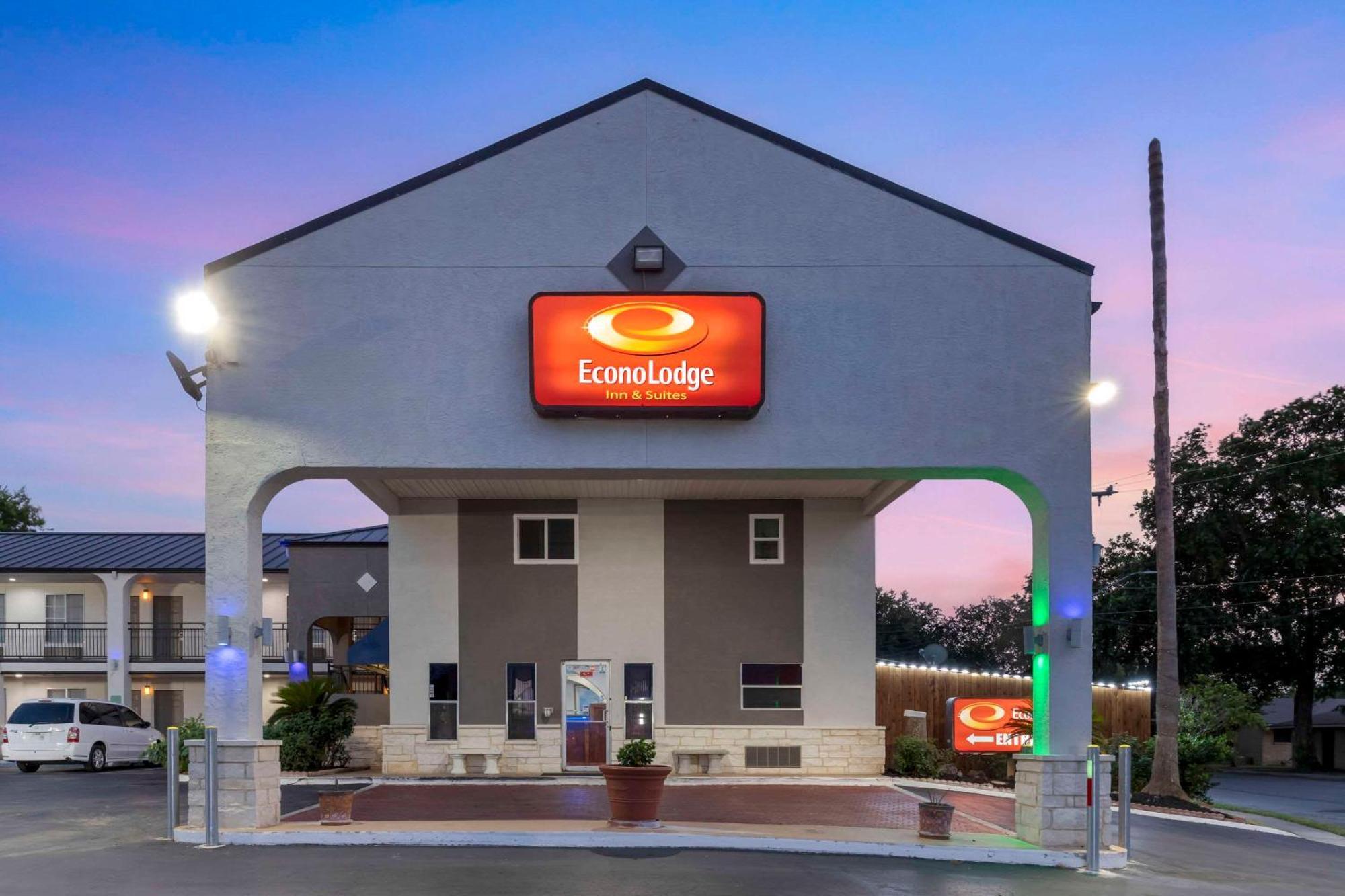 Econo Lodge Inn & Suites Near Lackland Afb San Antonio Exterior photo