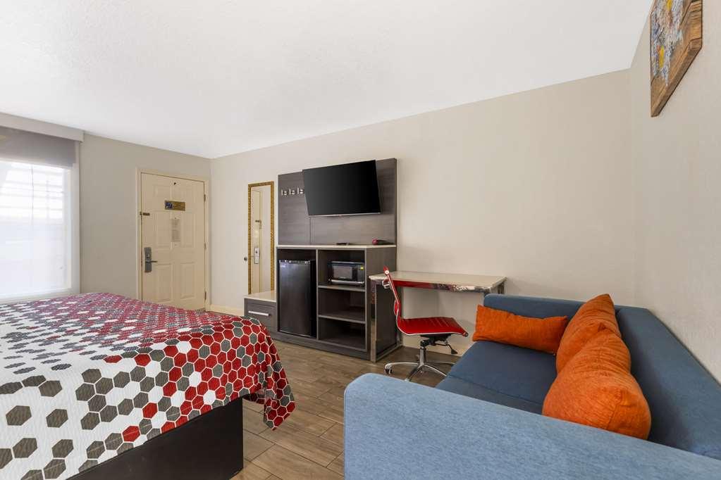 Econo Lodge Inn & Suites Near Lackland Afb San Antonio Room photo