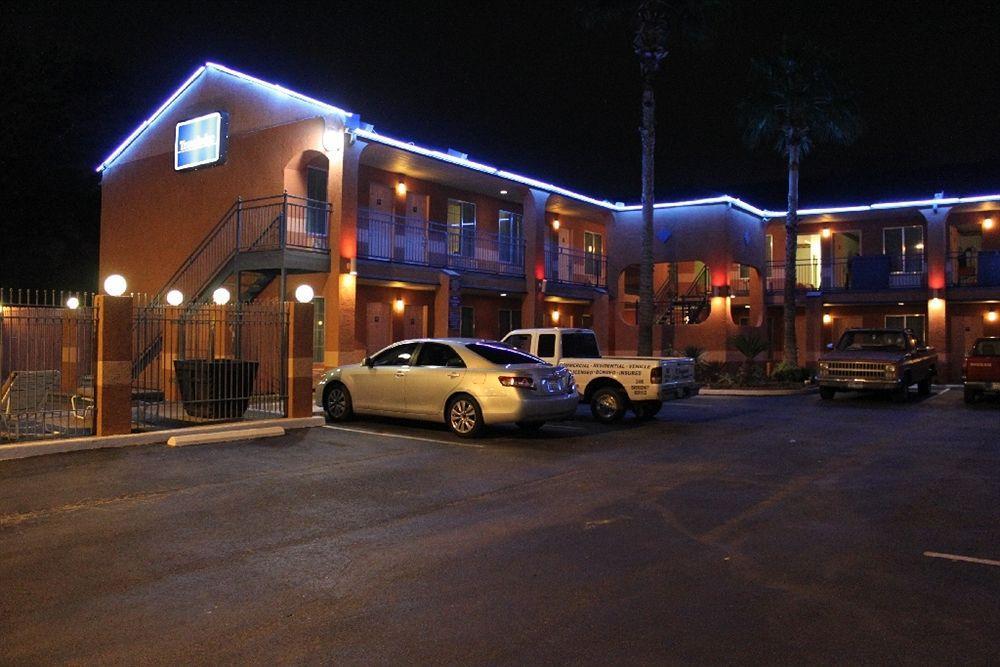 Econo Lodge Inn & Suites Near Lackland Afb San Antonio Exterior photo